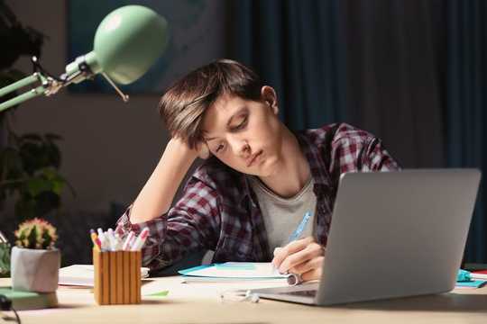 How To Help Your Kids With Homework Without Doing It For Them