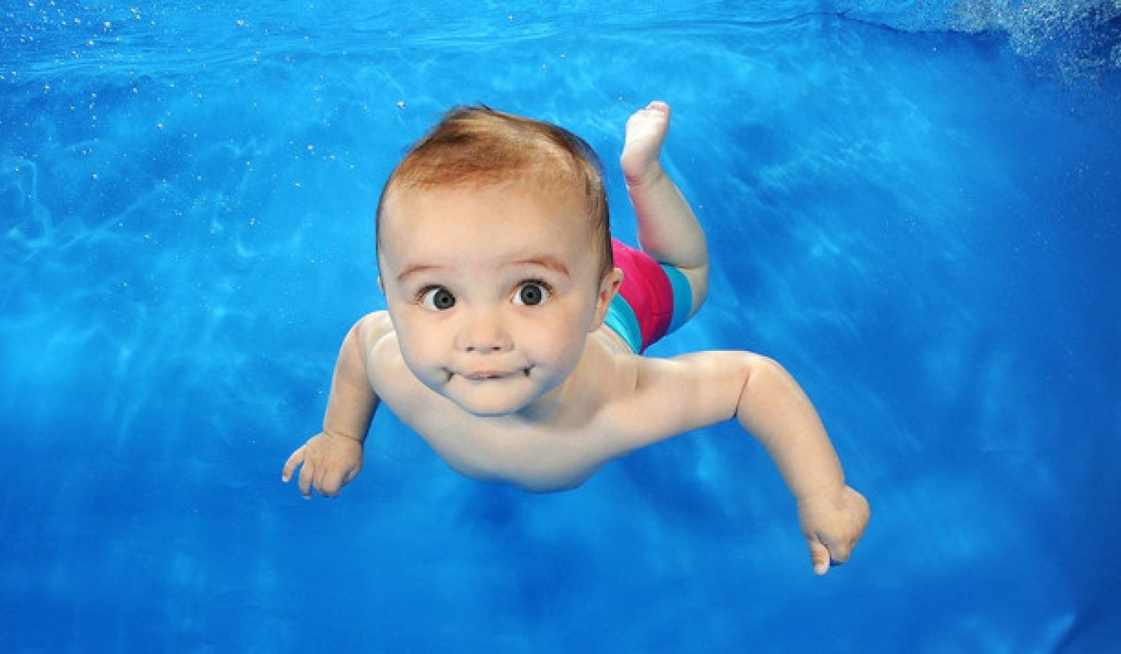 Risks of Swimming Underwater with Open Eyes Explained