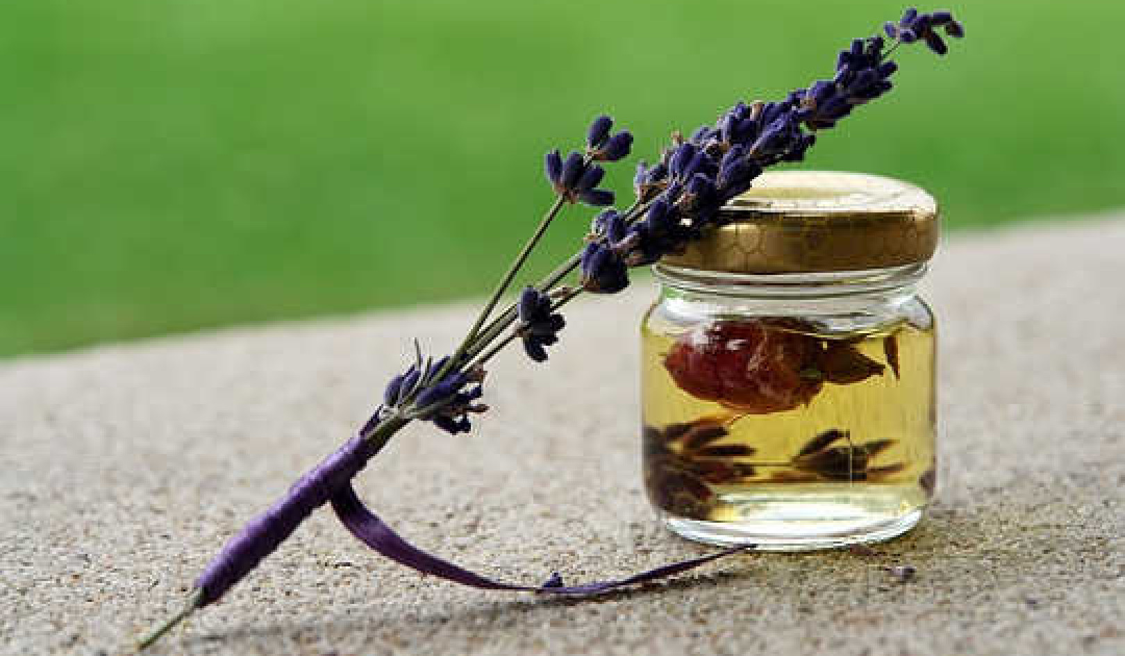 Using Essential Oils To Open Lines Of Communication