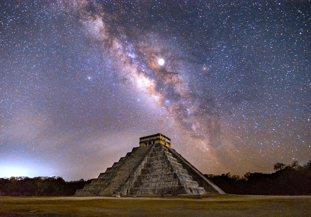 Equinox at the Pyramid of the Feathered Serpent.&nbsp;Image Credit & Copyright: Robert Fedez.&nbsp;
